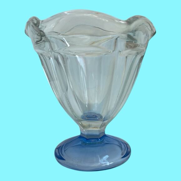 Vtg Unusual Anchor Hocking 4” Tulip Ice Cream Cups Set Of 6 Clear Cup Blue Base - Picture 11 of 13